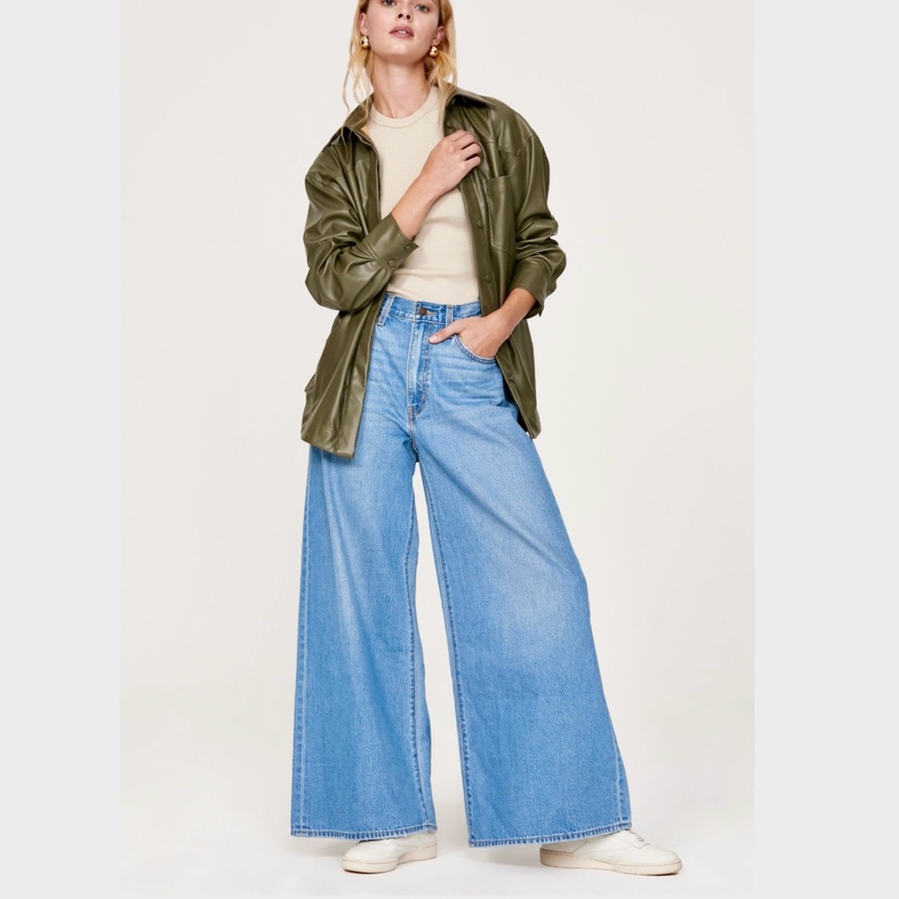 Levi’s Premium XL Flood Wide Leg Medium Wash Women’s Jeans-Big E-Size-26x32
